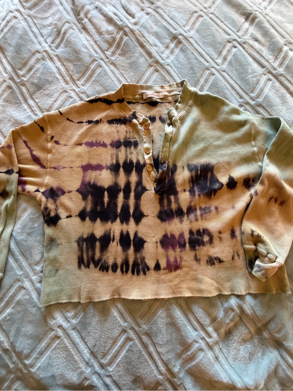 Daydreamer Olive Green & Black Tie-Dye Henley Crop Top